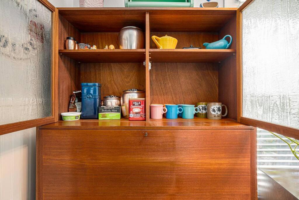 Beachy Bungalow! 2Bd, King Bed Galveston Buitenkant foto